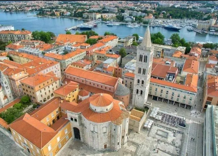 La Paulina's Iii Апартаменти *