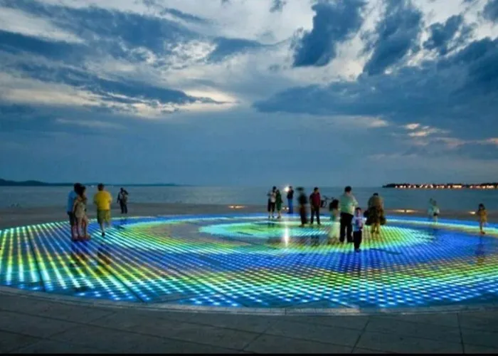 Апартаменти La Paulina's Iii Задар