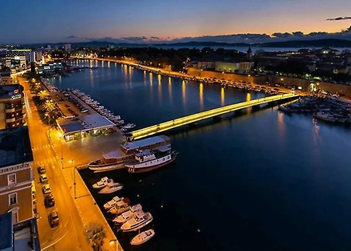 La Paulina's Iii Апартаменти