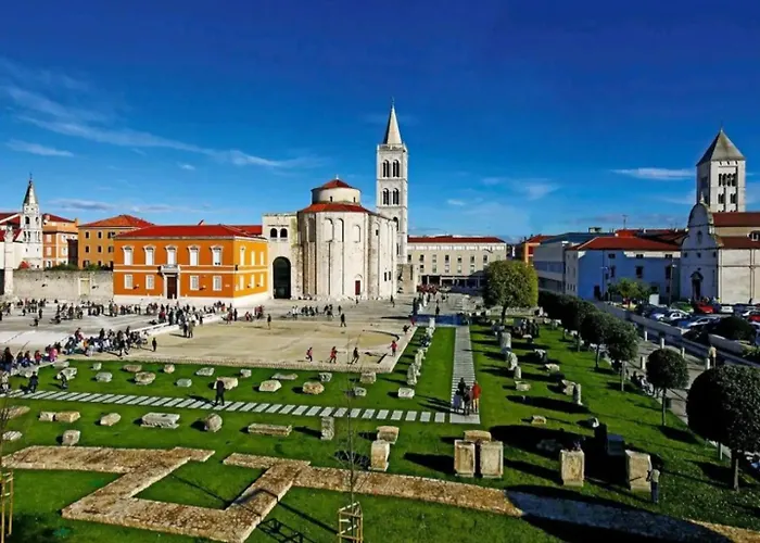 La Paulina's Iii Апартаменти