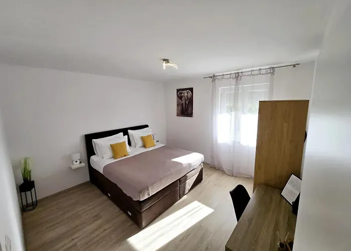 La Paulina's Iii * Задар