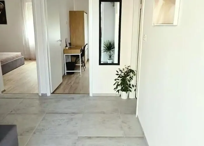 Апартаменти La Paulina's Iii *