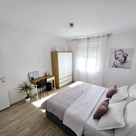 La Paulina's Iii Appartement *